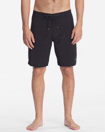 2 73 Pro Boardshorts 20" Black ABYBS00261 Billabong
