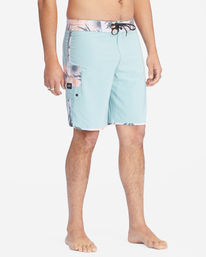 4 73 Pro Boardshorts 20" Blue ABYBS00261 Billabong