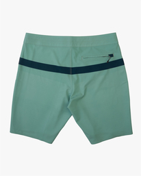 1 Momentum Airlite Boardshorts 19" Green ABYBS00325 Billabong