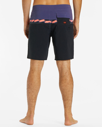 4 Momentum Pro Boardshorts 19" Black ABYBS00327 Billabong