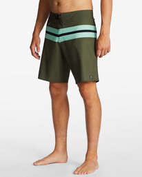 4 Momentum Airlite - Boardshort Performance pour Homme Vert ABYBS00381 Billabong