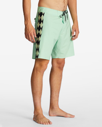 4 D Bah Ciclo Pro Performance 18" Boardshorts Green ABYBS00386 Billabong