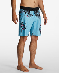 4 Sundays Pro Performance 19" Boardshorts Blue ABYBS00387 Billabong