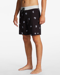 3 Sundays Pro Performance 19" Boardshorts Black ABYBS00387 Billabong