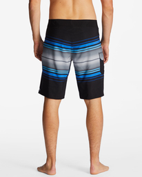 5 All Day Stripe Pro Performance 20" Boardshorts Black ABYBS00393 Billabong