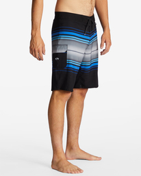 4 All Day Stripe Pro Performance 20" Boardshorts Black ABYBS00393 Billabong