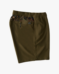 8 A/Div Surftrek Elastic Waist Shorts 17" Brown ABYWS00155 Billabong