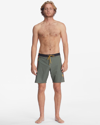 3 Wrangler United By Pro 18" - Boardshort da Uomo Brown D1BS35BIS2 Billabong