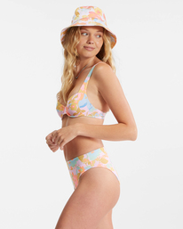 3 Pick Me Up Maui Rider 2022 - Medium Bikini Bottoms for Women  D3SB27BIS2 Billabong