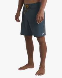 3 Cosmic  Lo Tide Boardshorts Green UBYBS00169 Billabong