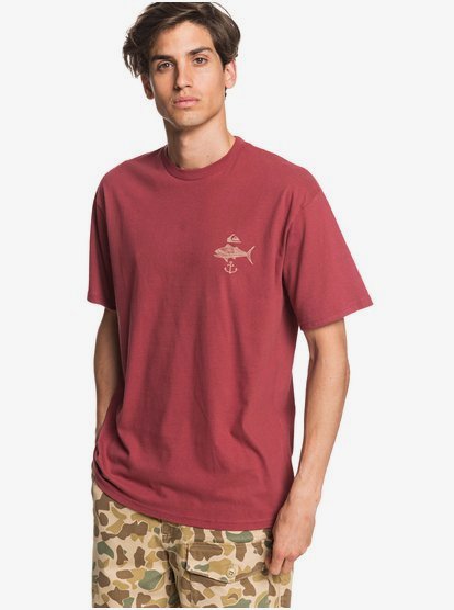 red quiksilver t shirt