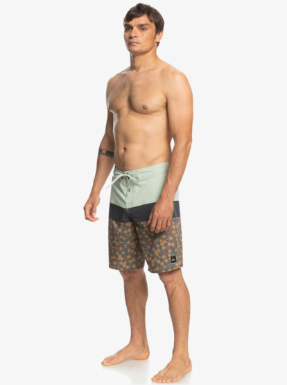 Surfsilk Panel 20" - Boardshorts for Young Men  EQYBS04659