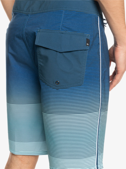 Surfsilk Massive 20" - Boardshorts for Young Men  EQYBS04661