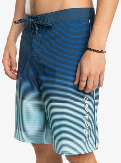 Surfsilk Massive 20" - Boardshorts for Young Men  EQYBS04661