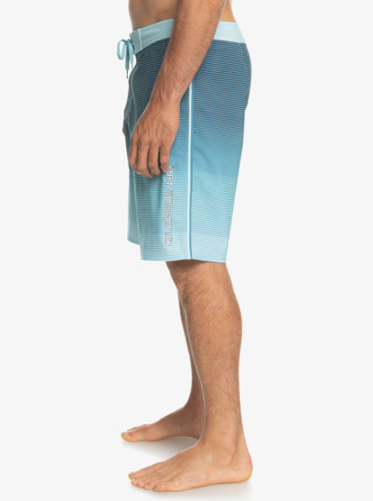 Surfsilk Massive 20" - Boardshorts for Young Men  EQYBS04661