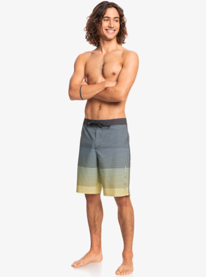 Surfsilk Massive 20" - Boardshorts for Young Men  EQYBS04661
