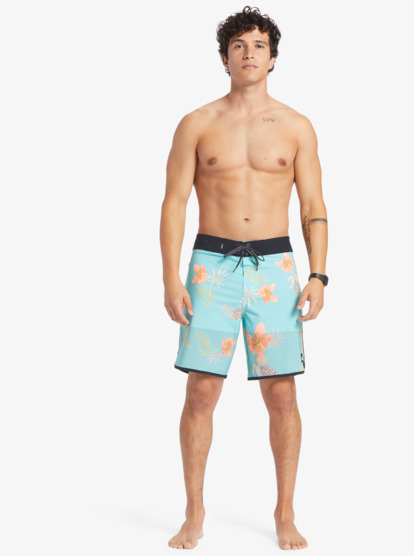 Highlite Scallop 19" - Board Shorts for Men  EQYBS04761