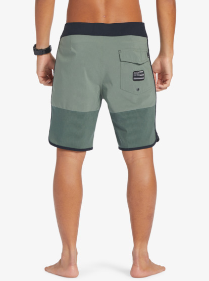 Highlite Scallop 19" - Board Shorts for Men  EQYBS04761