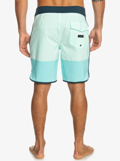 Highlite Scallop 19" - Board Shorts for Men  EQYBS04761