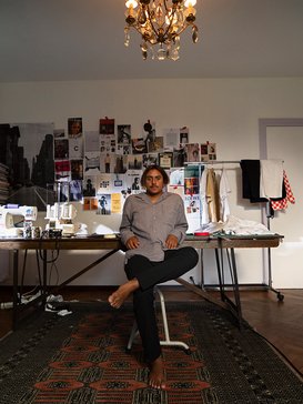 Originals - Long Sleeve Camp Shirt for Men  EQYWT03977