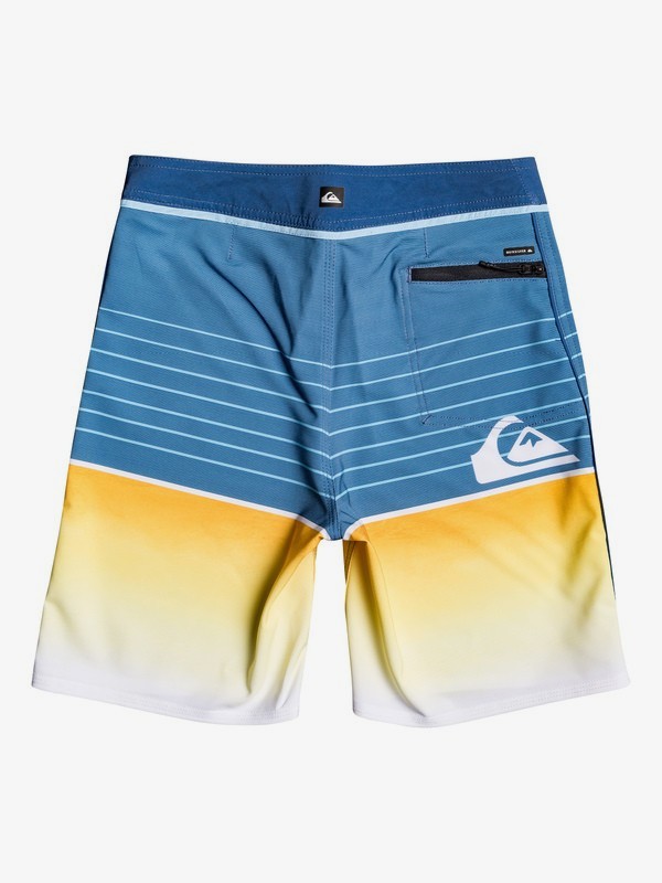 Boy's 8-16 Highline Slab 17 Quiksilver Shorts Red