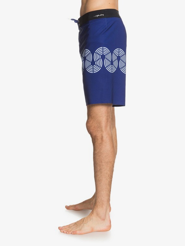 Highline Connected Waves 19" - Board Shorts for Men  EQYBS04398