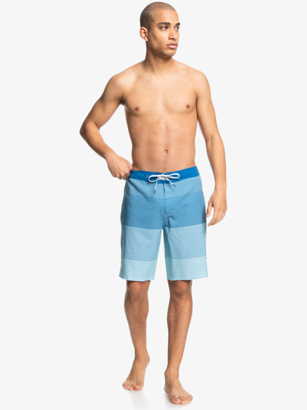 Surfsilk Massive 20" - Board Shorts for Men  EQYBS04528