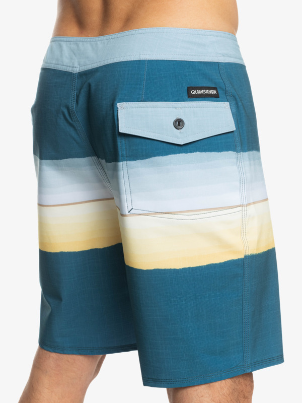 Surfsilk Resin Tint 19" 2022 - Board Shorts for Men  EQYBS04657