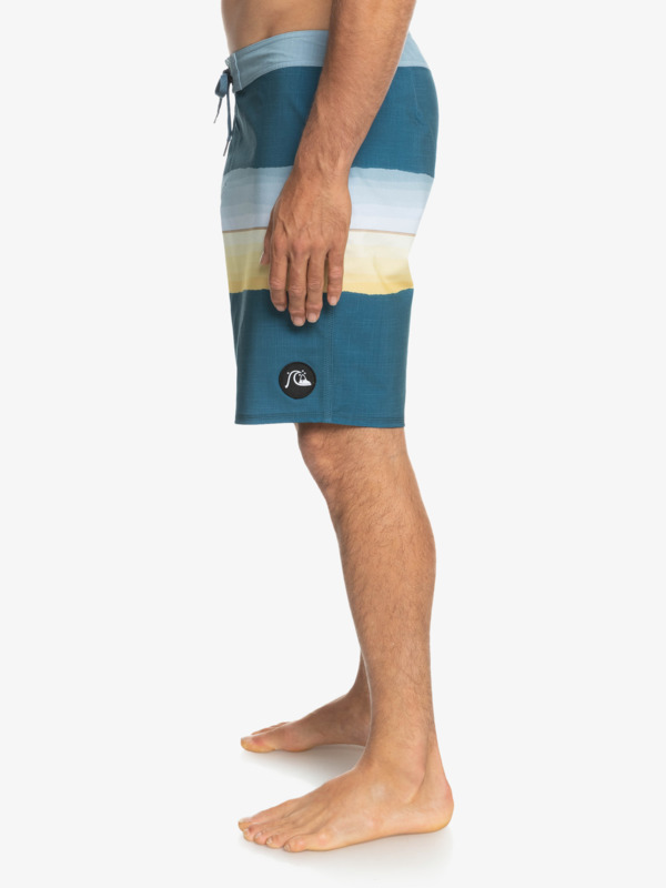 Surfsilk Resin Tint 19" 2022 - Board Shorts for Men  EQYBS04657