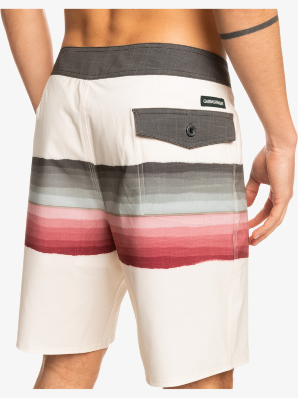 Surfsilk Resin Tint 19" 2022 - Board Shorts for Men  EQYBS04657