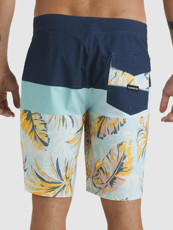 Surfsilk Panel 20" - Boardshorts for Young Men  EQYBS04659