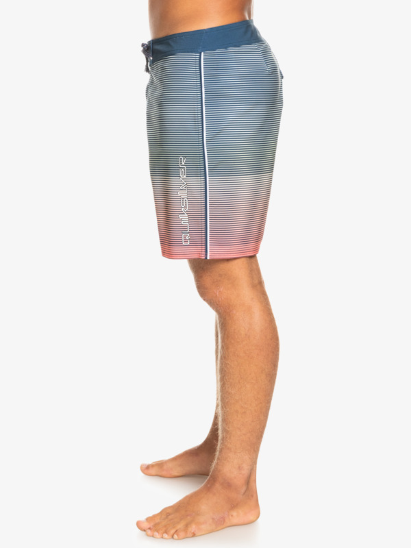 Surfsilk Massive 17" - Board Shorts for Men  EQYBS04660