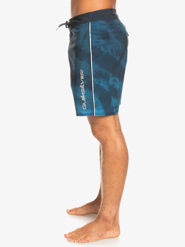Surfsilk Massive 17" - Board Shorts for Men  EQYBS04660