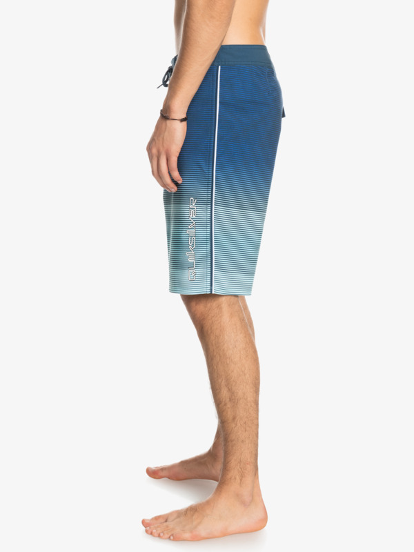 Surfsilk Massive 20" - Boardshorts for Young Men  EQYBS04661
