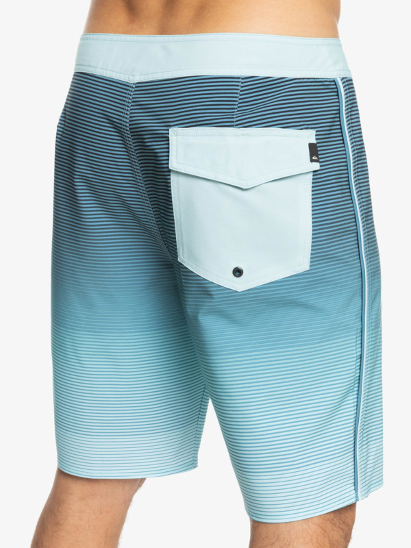 Surfsilk Massive 20" - Boardshorts for Young Men  EQYBS04661