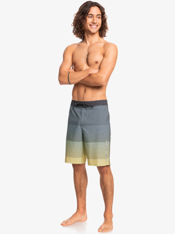 Surfsilk Massive 20" - Boardshorts for Young Men  EQYBS04661