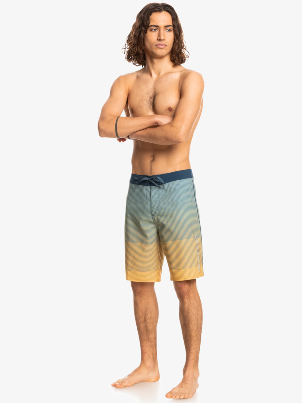 Surfsilk Massive 20" - Boardshorts for Young Men  EQYBS04661