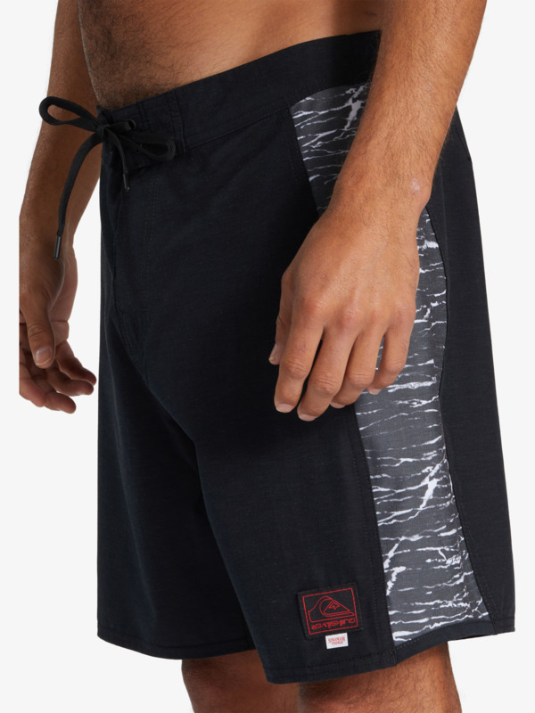 Quiksilver x Stranger Things Original Arch 1986 18" 2022 - Board Shorts for Men  EQYBS04752
