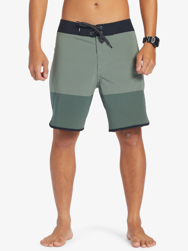Highlite Scallop 19" - Board Shorts for Men  EQYBS04761