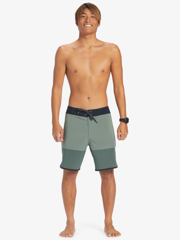 Highlite Scallop 19" - Board Shorts for Men  EQYBS04761