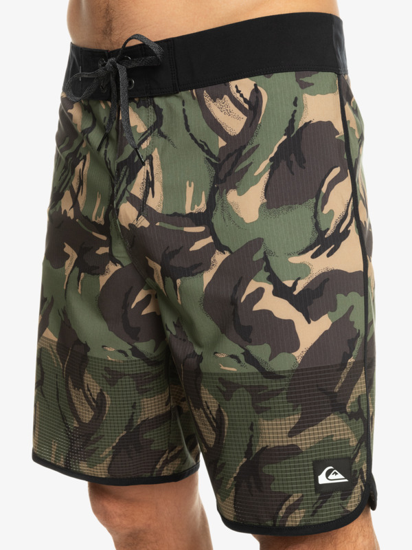 Highlite Scallop 19" - Board Shorts for Men  EQYBS04761