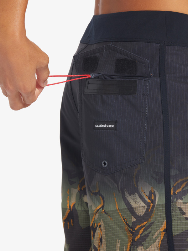 Highlite Scallop 19" - Board Shorts for Men  EQYBS04761