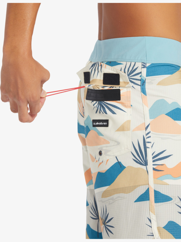 Highlite Scallop 19" - Board Shorts for Men  EQYBS04761