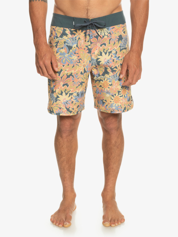 Surfsilk Scallop 18" - Board Shorts for Men  EQYBS04770