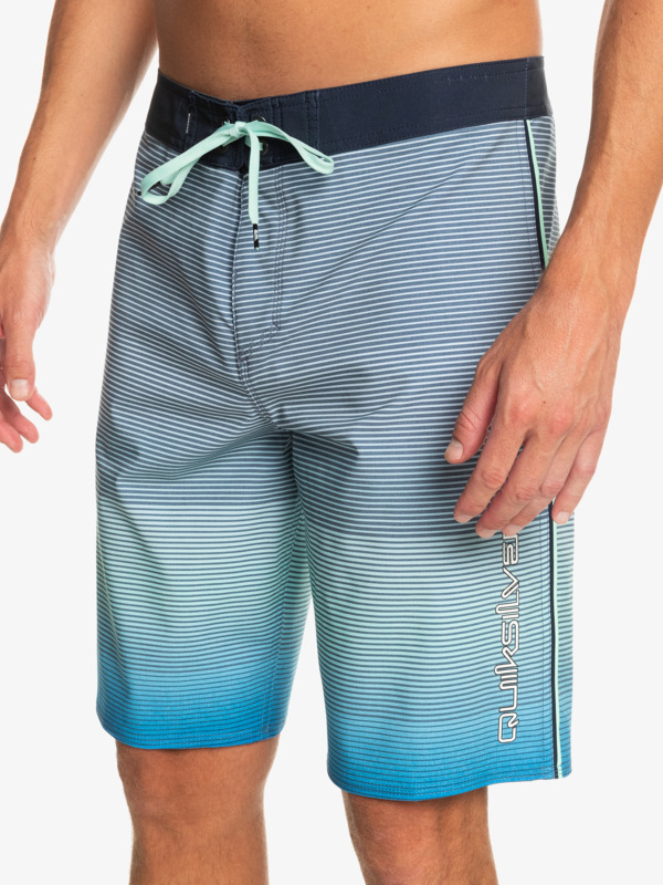 Surfsilk Massive 20" - Board Shorts for Men  EQYBS04783