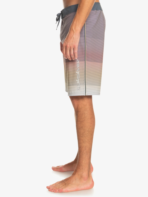 Surfsilk Massive 20" - Board Shorts for Men  EQYBS04783
