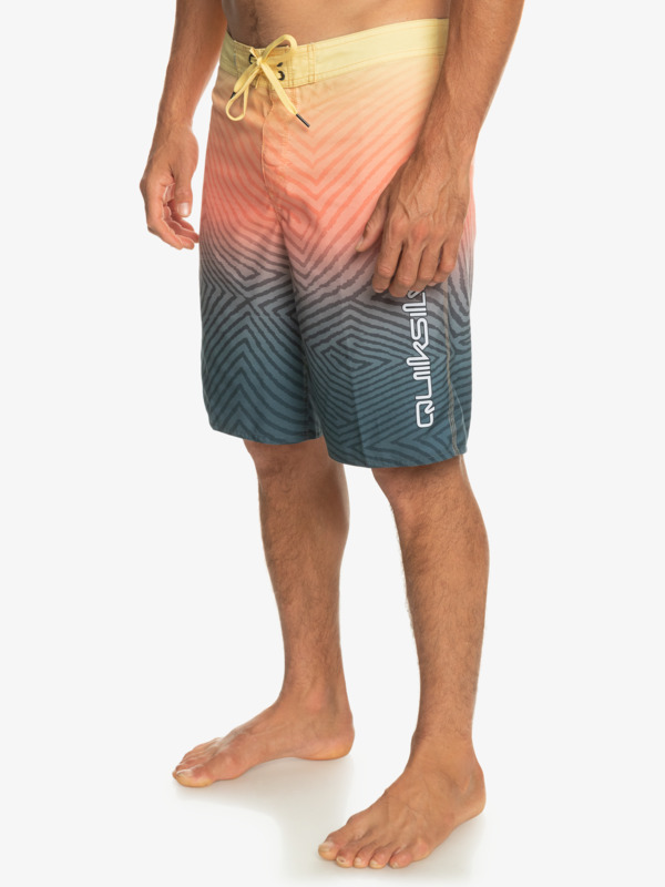 Everyday Warp Fade 20" - Board Shorts for Men  EQYBS04790