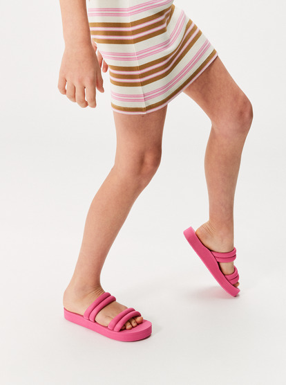 Girls discount roxy slides