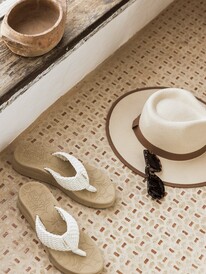 1 Caillay Water-Friendly Sandals White ARJL100952 Roxy
