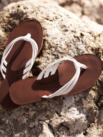 roxy sandals near me